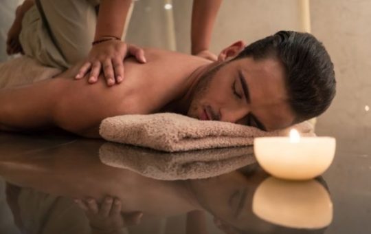Business Trip Massage: How to stay calm and relaxed during travel?
